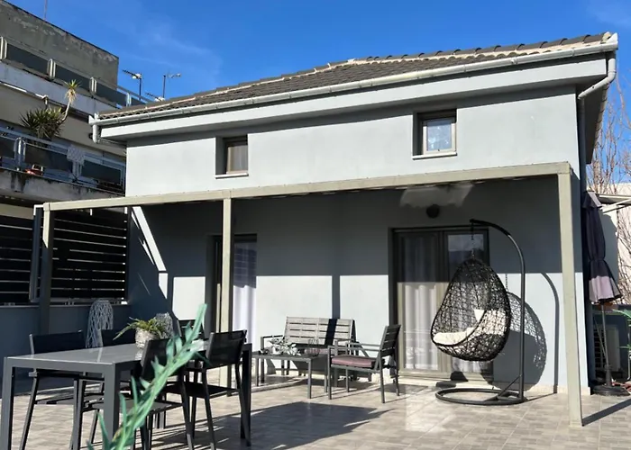 Volos Suites Center