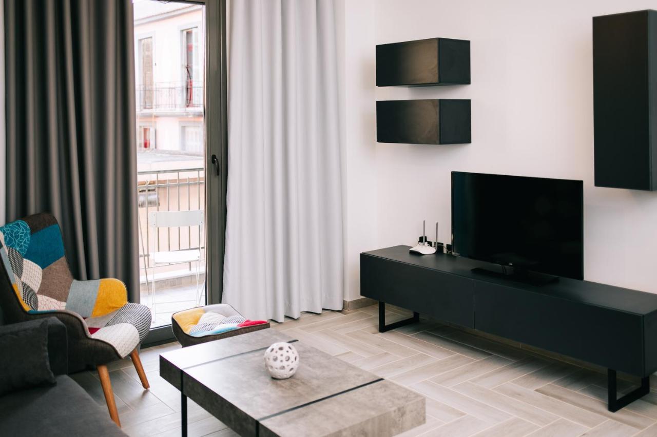 Center Apartment *